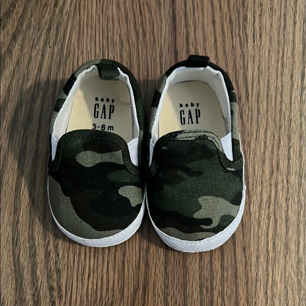 Baby gap shoes